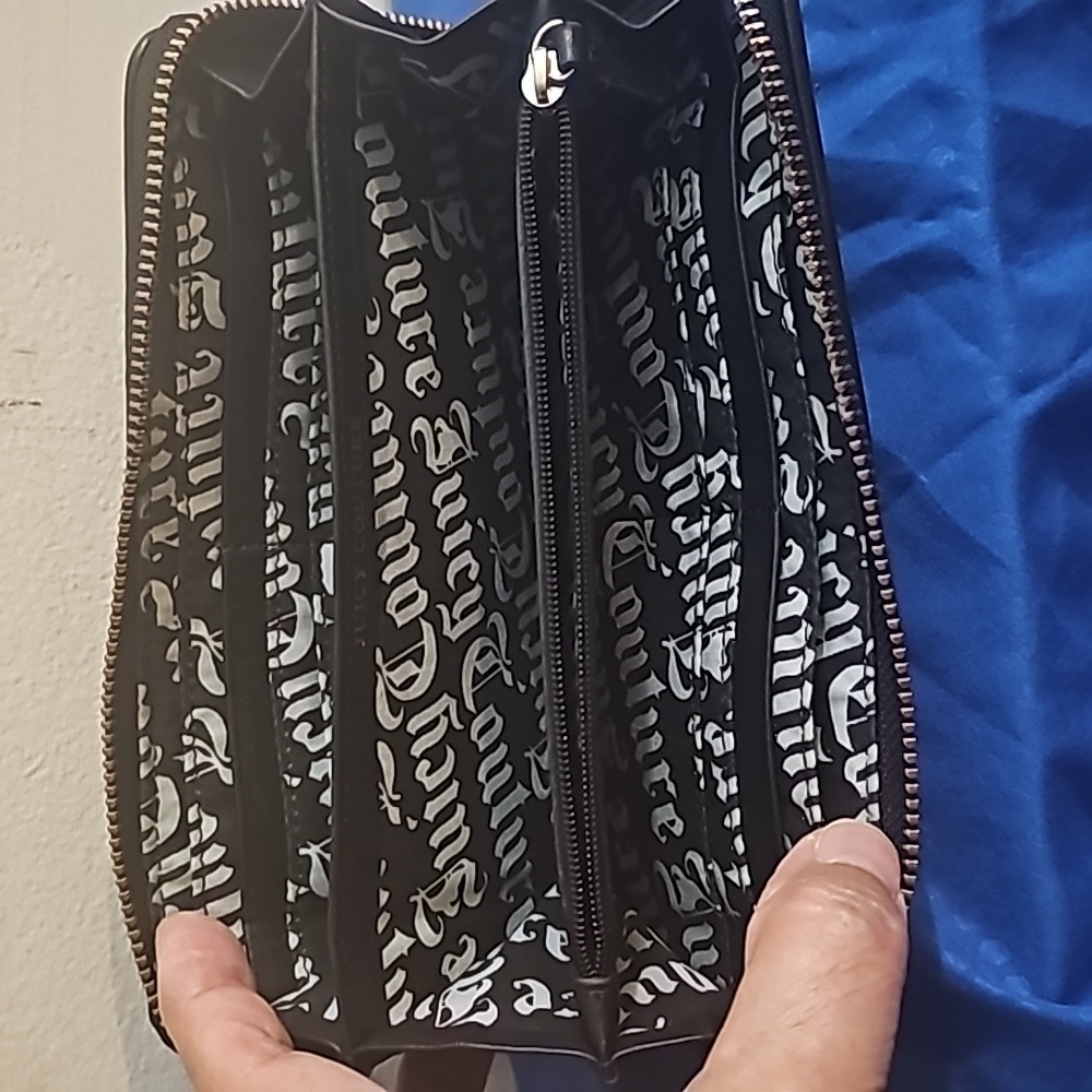 Juicy Couture Wristlet-missing - Picture 4 of 4